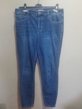Maurices Women's Everflex Skinny Jeans in Medium Blue Wash Size 14